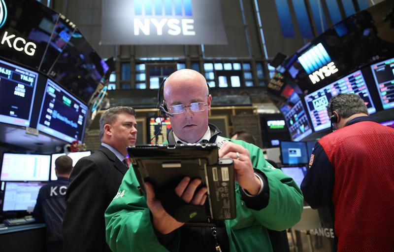 Wall Street cierra con nuevos rÃ©cords del Dow Jones, el S&P 500 y el Nasdaq